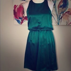 Gorgeous emerald green dress